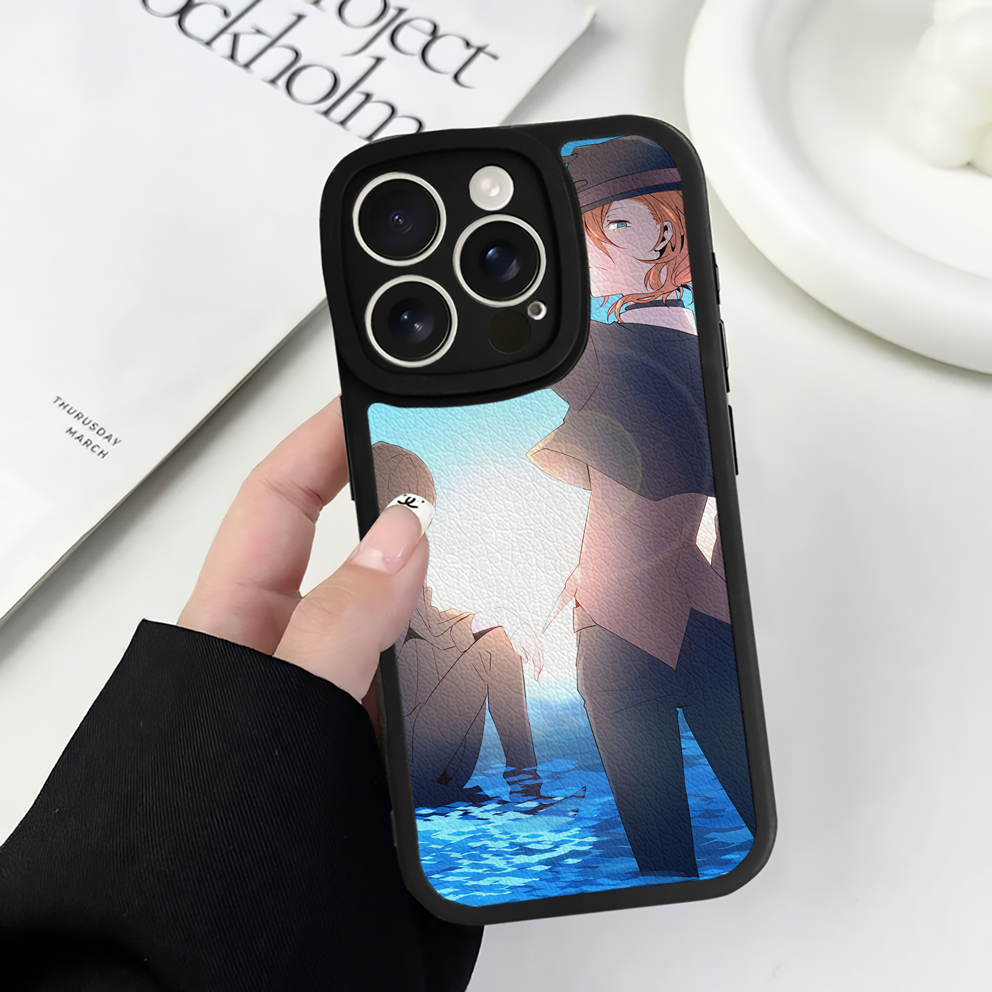 （画像用） 文豪ストレイドッグス Bungo Stray Dogs 【iPhone 16シリーズ対応】シリコンスマホケース（レザー調） 材質：シリコン
